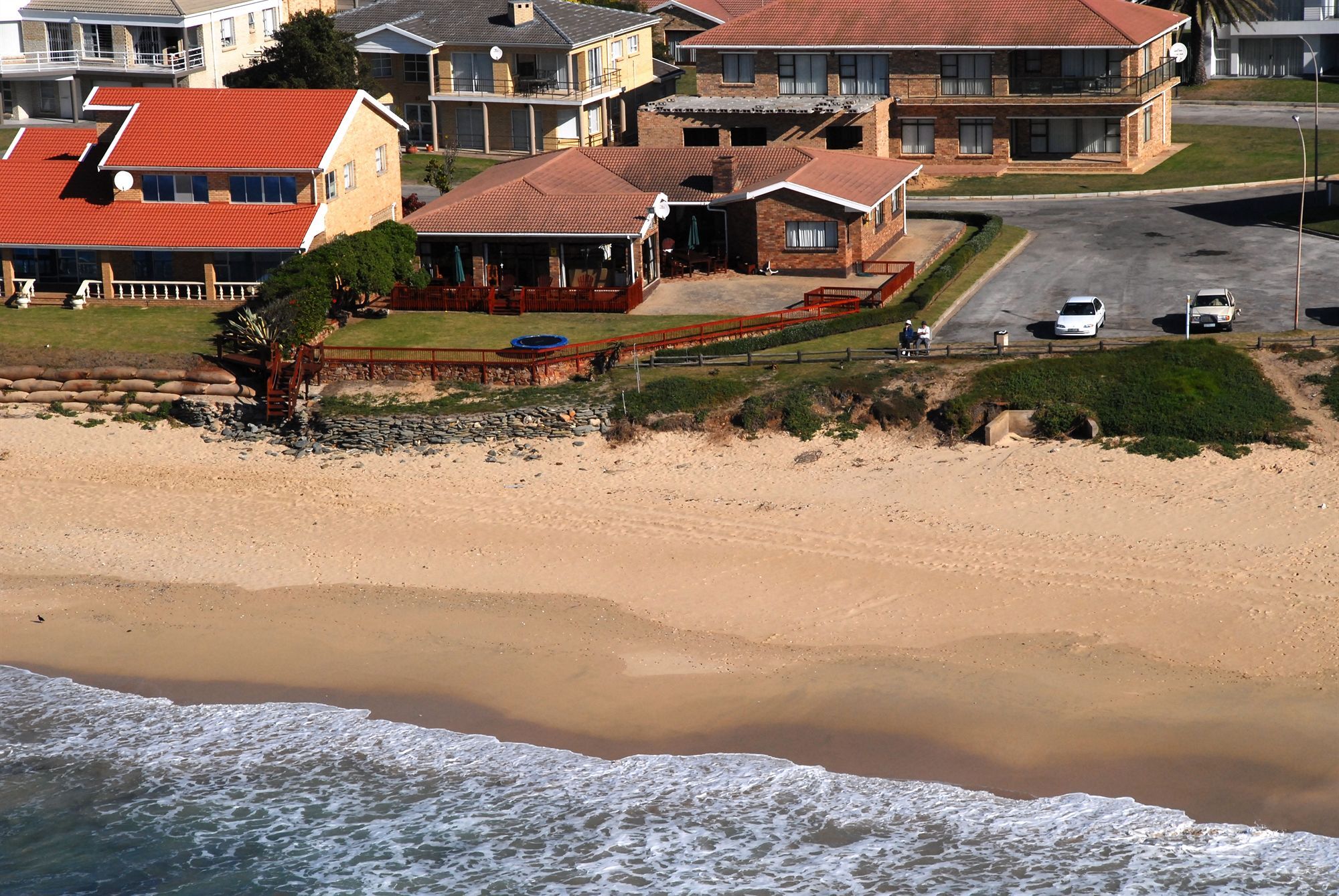 Jeffreys Bay Beach House Bed & Breakfast Exterior photo